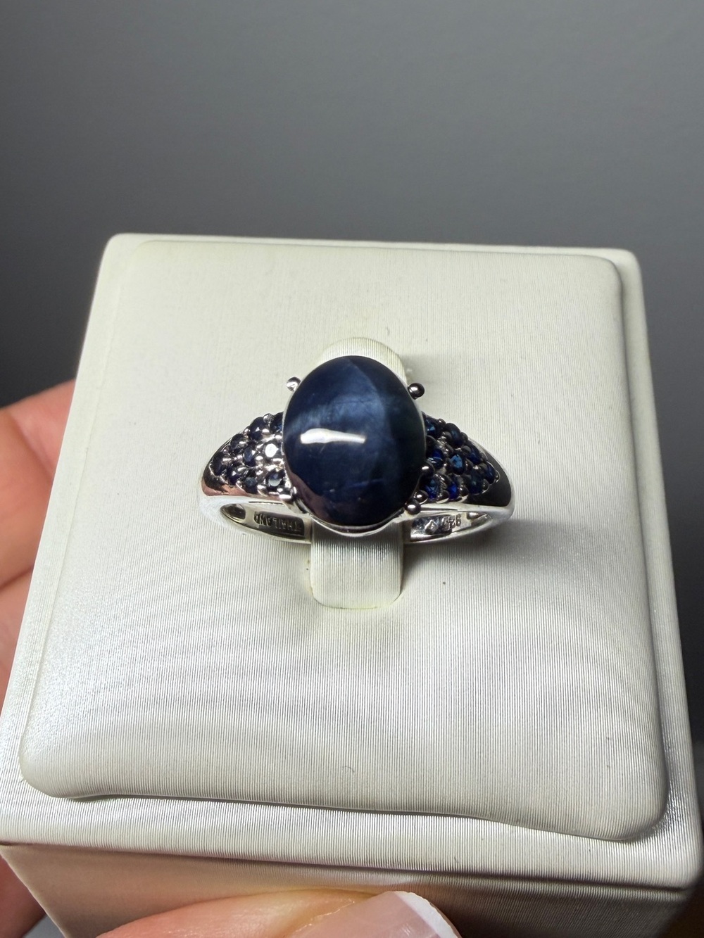 8x10mm oval cut cabochon BLUE STAR SAPPHIRE w/ sapphireβ accents in 925 ring!